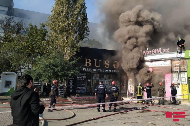 Bakıda ticarət obyektlərində baş verən yanğın söndürülüb -