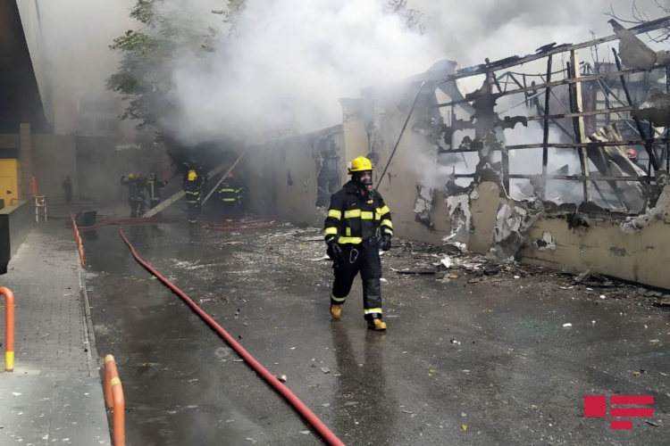 Bakıda ticarət obyektlərində baş verən yanğın söndürülüb -
