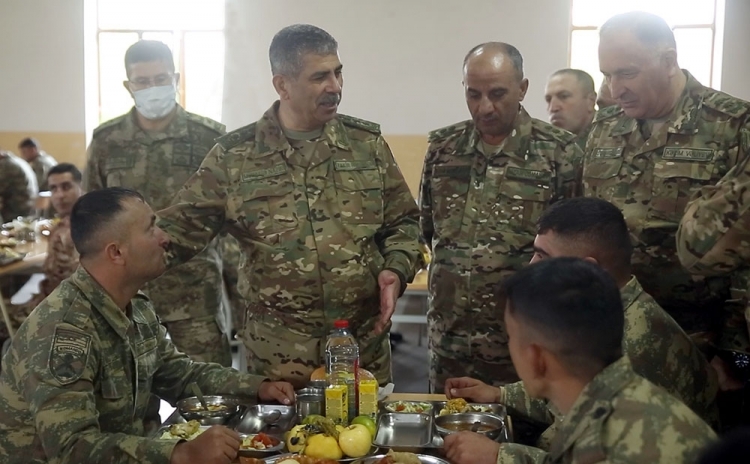 Zakir Həsənov yeni yaradılan komando hərbi hissəsində -