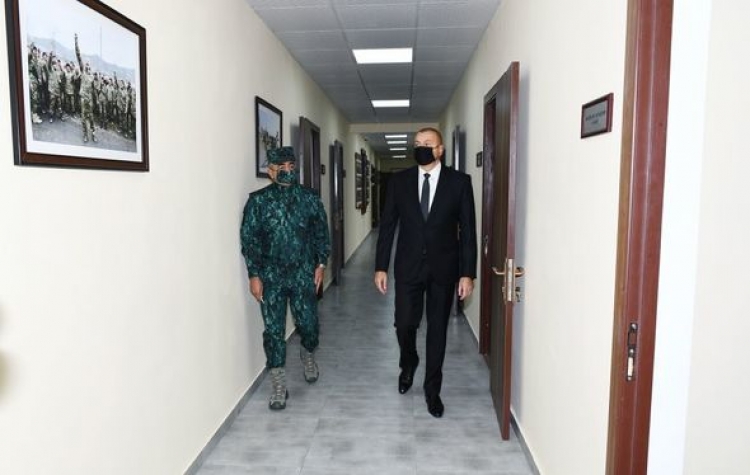 Zəngilanda İlham Əliyevə zirehli texnikalar və silahlar təqdim olunub -