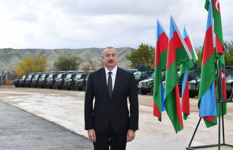 Zəngilanda İlham Əliyevə zirehli texnikalar və silahlar təqdim olunub -