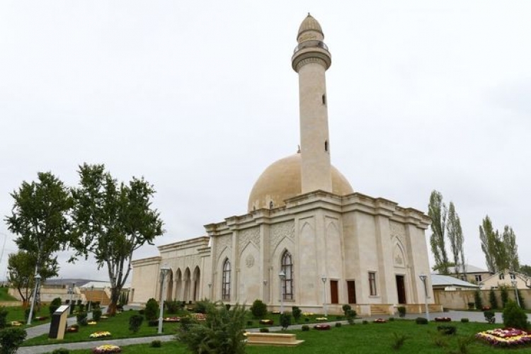 Şamaxıdakı Pirsaat Baba ziyarətgah-məscid kompleksinin açılışı olub -