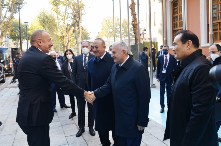 İstanbulda Türk Şurasının katibliyinin yeni binasının açılışı olub -