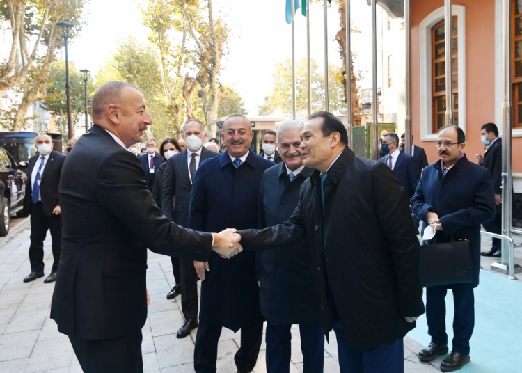 İstanbulda Türk Şurasının katibliyinin yeni binasının açılışı olub -