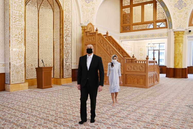 Prezident və birinci xanım “Xanım Fatimeyi Zəhra” məscidinin yeni binası ilə tanış olublar