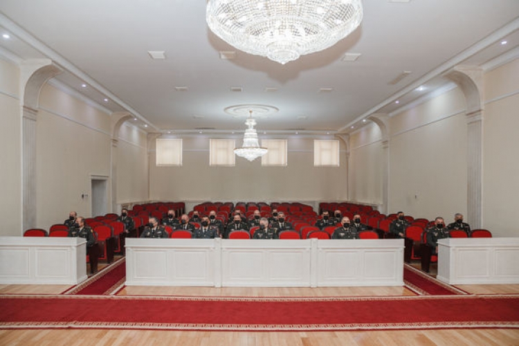 Vilayət Eyvazov Daxili Qoşunlarda müşavirə keçirdi -