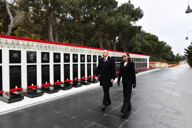 Prezident və Birinci vitse-prezident Şəhidlər Xiyabanını ziyarət ediblər -