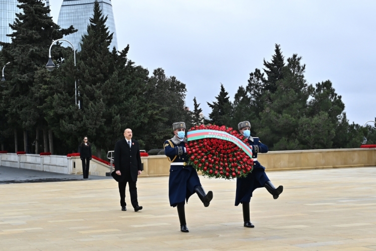 Prezident və Birinci vitse-prezident Şəhidlər Xiyabanını ziyarət ediblər -
