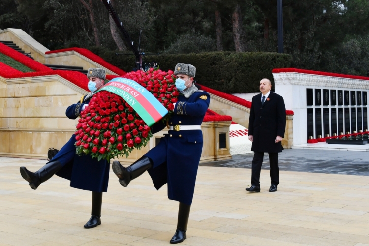 Prezident və Birinci vitse-prezident Şəhidlər Xiyabanını ziyarət ediblər -