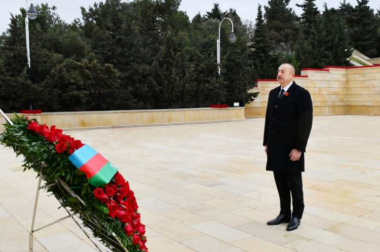 Prezident və Birinci vitse-prezident Şəhidlər Xiyabanını ziyarət ediblər -