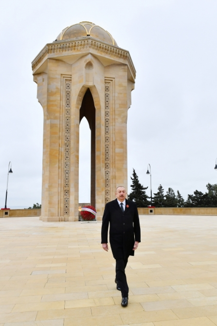 Prezident və Birinci vitse-prezident Şəhidlər Xiyabanını ziyarət ediblər -