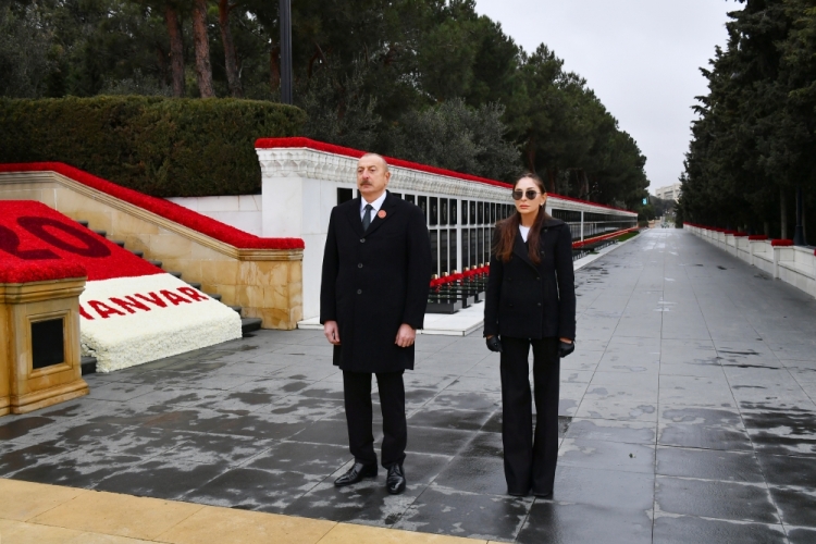 Prezident və Birinci vitse-prezident Şəhidlər Xiyabanını ziyarət ediblər -