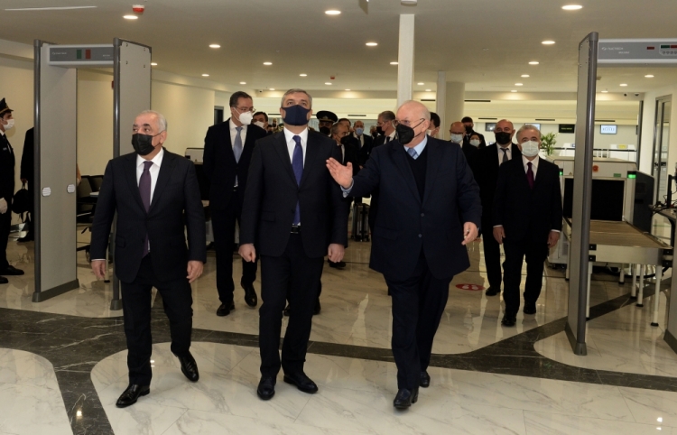 Dövlət rəsmiləri azad olunmuş ərazilərə gediblər -