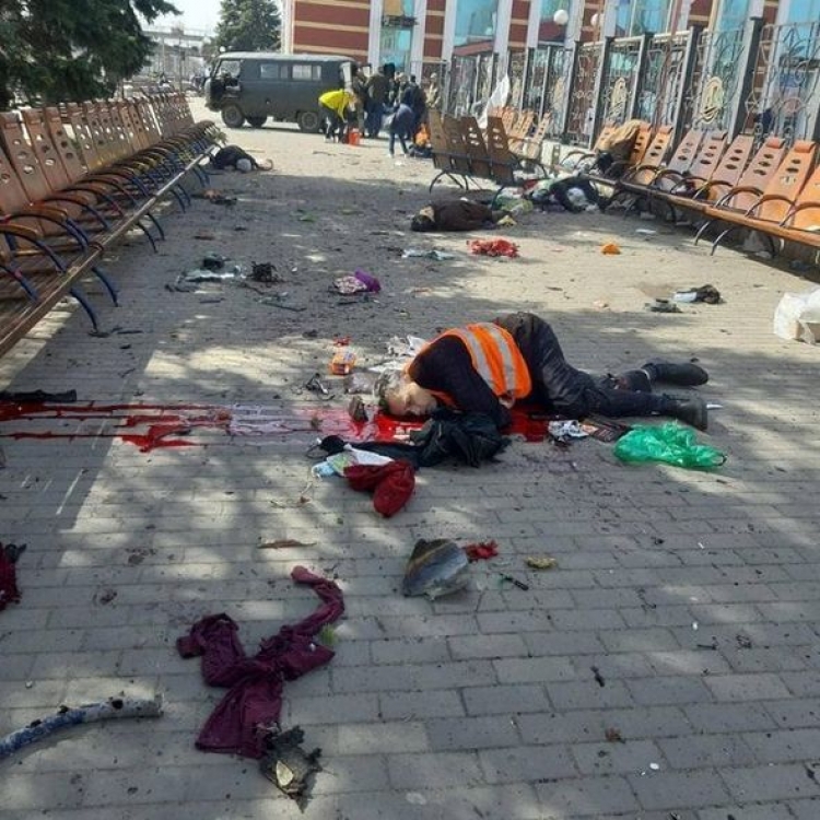 Ukraynada vağzala “Toçka-U” raketi atıldı: 39 nəfər ölüb -