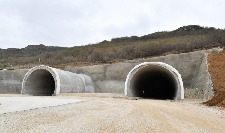 Prezident Daşaltıya gedib, tunellərin tikintisi ilə tanış olub -