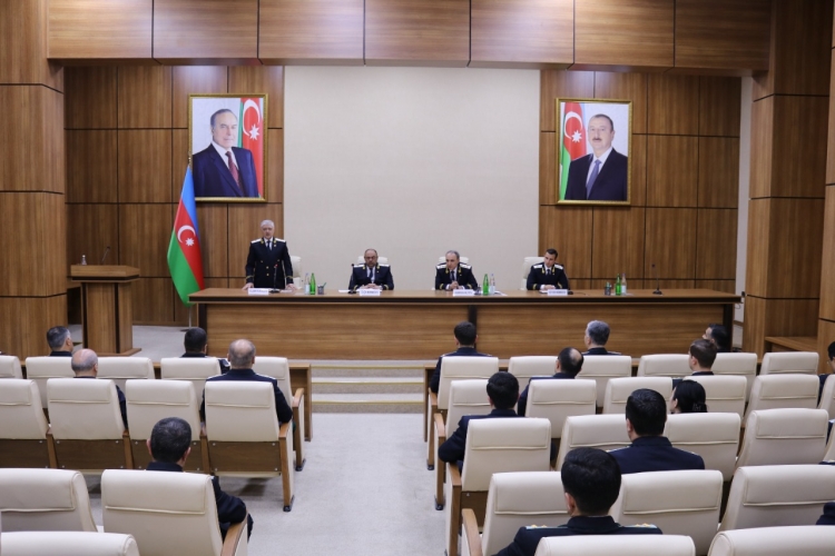 Bakının yeni prokuroru kollektivə təqdim edilib -