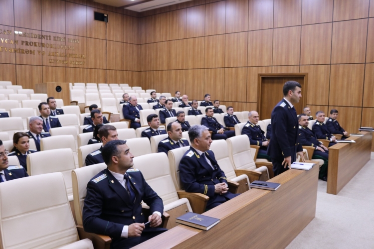 Bakının yeni prokuroru kollektivə təqdim edilib -