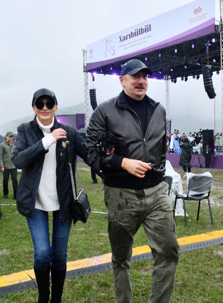 Prezident və xanımı Şuşada “Xarıbülbül” festivalında -
