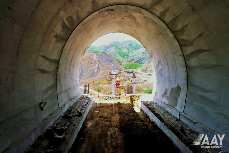 Azərbaycanda ilk: Əhmədbəyli-Füzuli-Şuşa yolunda viaduklar inşa edilir