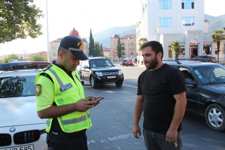 Piyada keçidlərindən istifadə etməyənlər cərimələnib -
