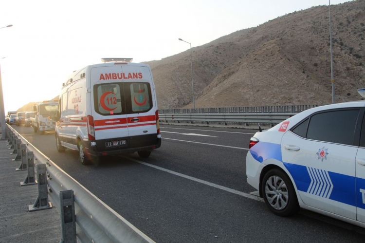 Türkiyədə yol qəzası zamanı 3 nəfər ölüb -