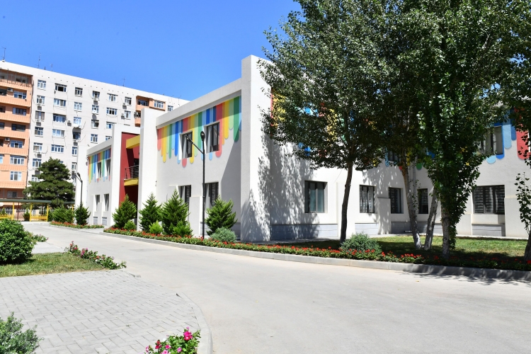 Mehriban Əliyeva məktəb və körpələr evi-uşaq bağçasının açılışlarında iştirak edib -