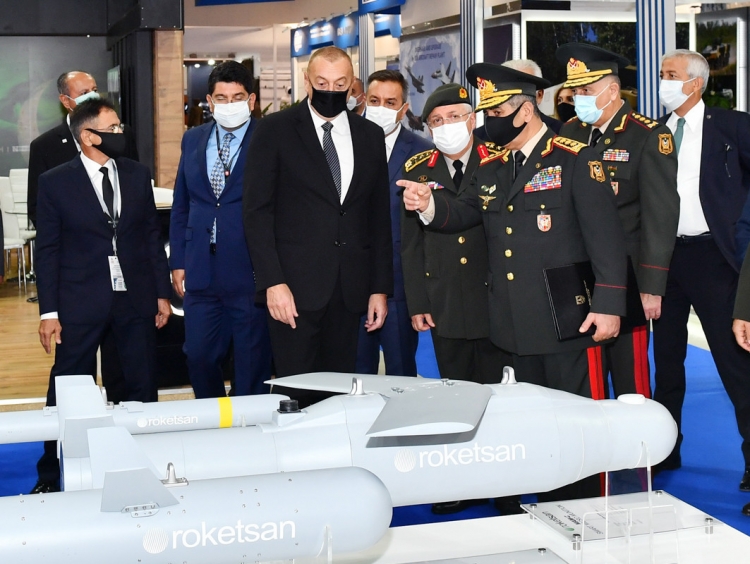 Prezident İlham Əliyev 4-cü “ADEX” və 13-cü “Securex Caspian” sərgiləri ilə tanış olub -