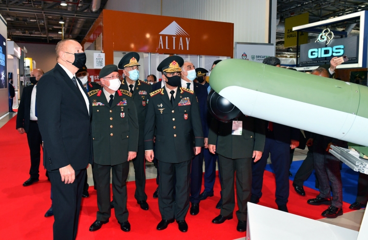 Prezident İlham Əliyev 4-cü “ADEX” və 13-cü “Securex Caspian” sərgiləri ilə tanış olub -