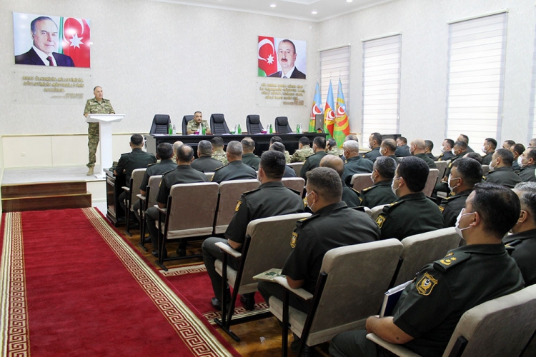 Baş Qərargah rəisi Quru Qoşunlarında olub -