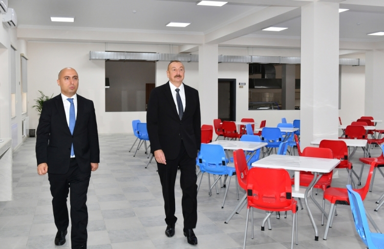 Prezident daha bir məktəbin açılışına qatılıb -