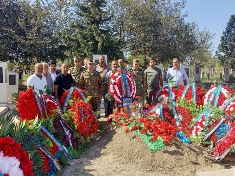 Ordunun rəhbər heyəti şəhidlərin dəfn və yas mərasimlərində iştirak edib