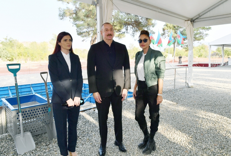 Prezident İlham Əliyev Zəngilanda ilk yaşayış binası və məktəbin təməlini qoyub -