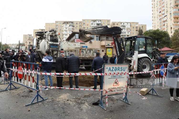 Yasamalda su borusu partlayıb, ətrafı su basıb -