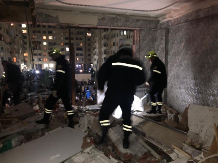Xırdalanda yaşayış binasında partlayış olub, xəsarət alanlar var -