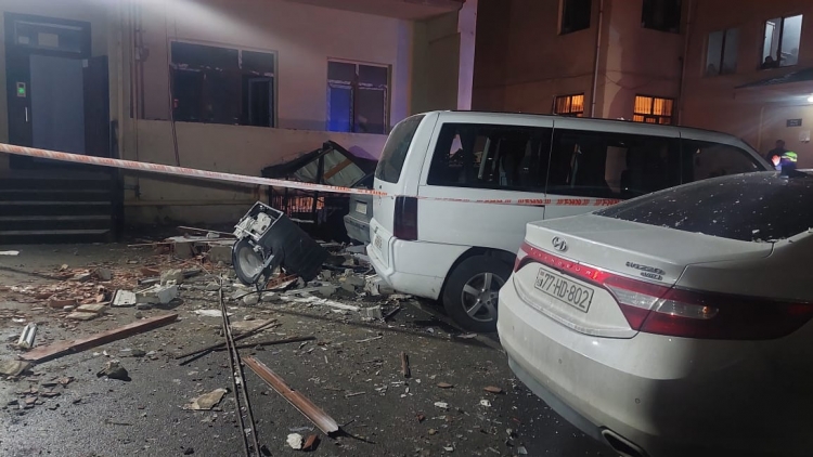 Xırdalanda yaşayış binasında partlayış olub, xəsarət alanlar var -