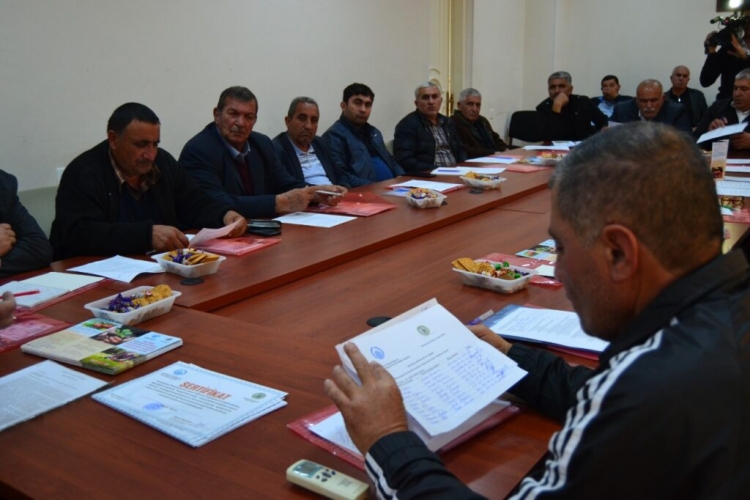 Fermerlərə ekoloji təmiz məhsul istehsal etməyin faydaları təşviq olunub