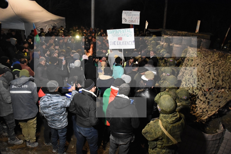 Eko-fəallar Laçın yolunda aksiyanı davam etdirir -