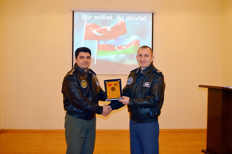 Türkiyə nümayəndə heyəti HHQ-nin hərbi hissələrində olub -