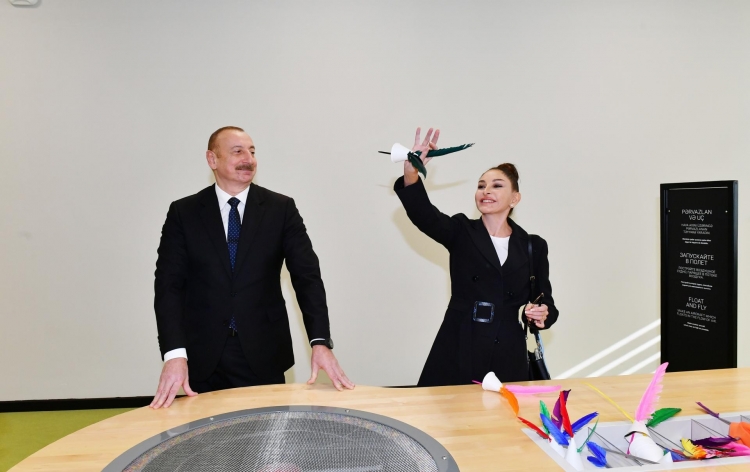 İlham Əliyev və Mehriban Əliyeva Bakıda “STEAM İnnovasiya Mərkəzi”nin açılışında iştirak ediblər -