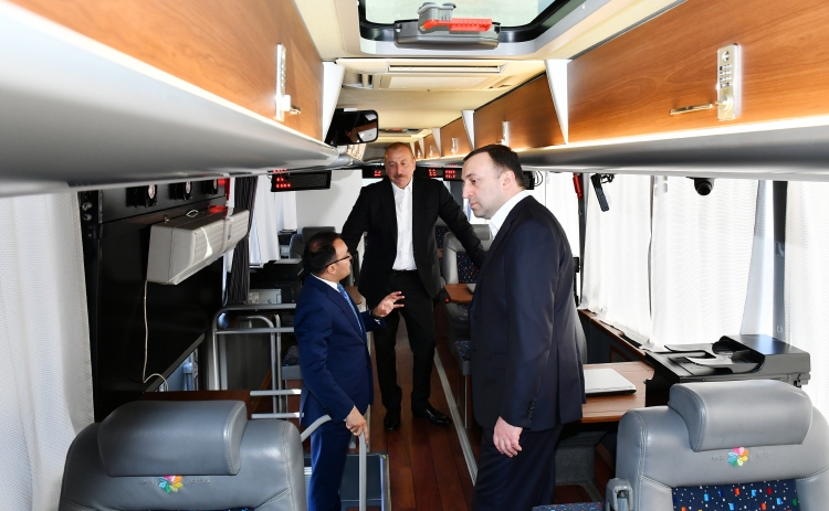 İlham Əliyev və Baş nazir İrakli Qaribaşvili Qəbələ regional “ASAN xidmət“ mərkəzində olublar