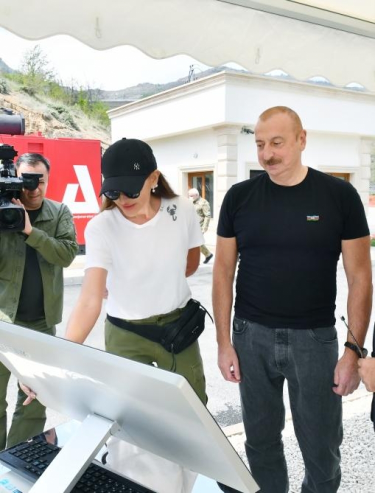 İlham Əliyev və Mehriban Əliyeva Daşaltı kəndində Zarıslıçay nasos stansiyasının açılışında iştirak ediblər -