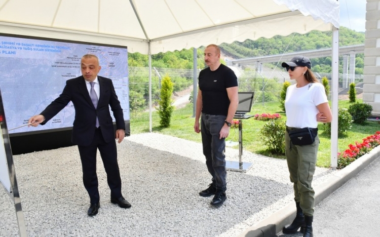 İlham Əliyev və Mehriban Əliyeva Daşaltı kəndində Zarıslıçay nasos stansiyasının açılışında iştirak ediblər -