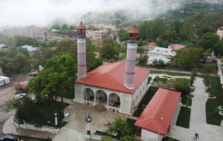 Şuşada Yuxarı Gövhər Ağa məscidi əsaslı yenidənqurma və bərpadan sonra açılıb -
