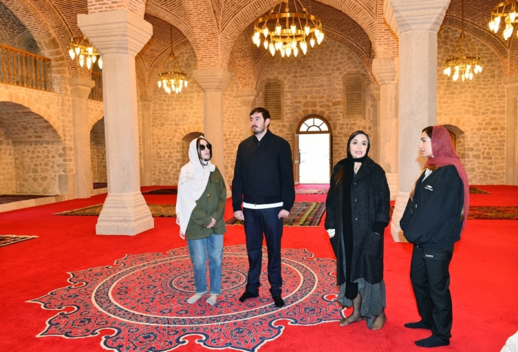 Şuşada Yuxarı Gövhər Ağa məscidi əsaslı yenidənqurma və bərpadan sonra açılıb -