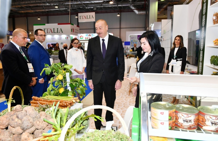 İlham Əliyev və Mehriban Əliyeva XVI “Caspian Agro” və XXVIII “İnterFood Azerbaijan” sərgiləri ilə tanış olublar -