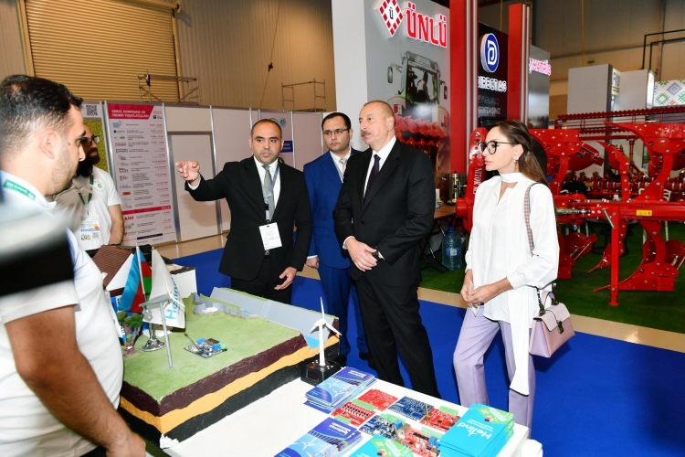 İlham Əliyev və Mehriban Əliyeva XVI “Caspian Agro” və XXVIII “İnterFood Azerbaijan” sərgiləri ilə tanış olublar -