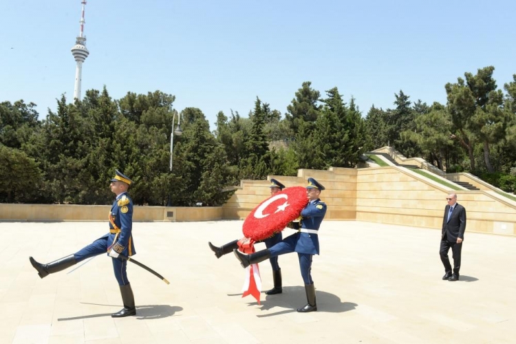 Ərdoğan şəhidlərin xatirəsini ehtiramla yad edib -