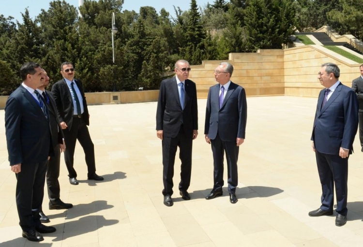 Ərdoğan şəhidlərin xatirəsini ehtiramla yad edib -