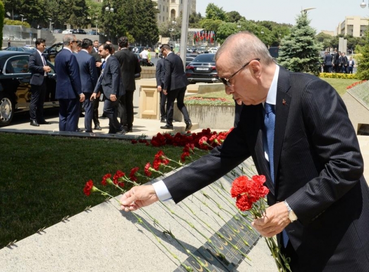 Ərdoğan şəhidlərin xatirəsini ehtiramla yad edib -