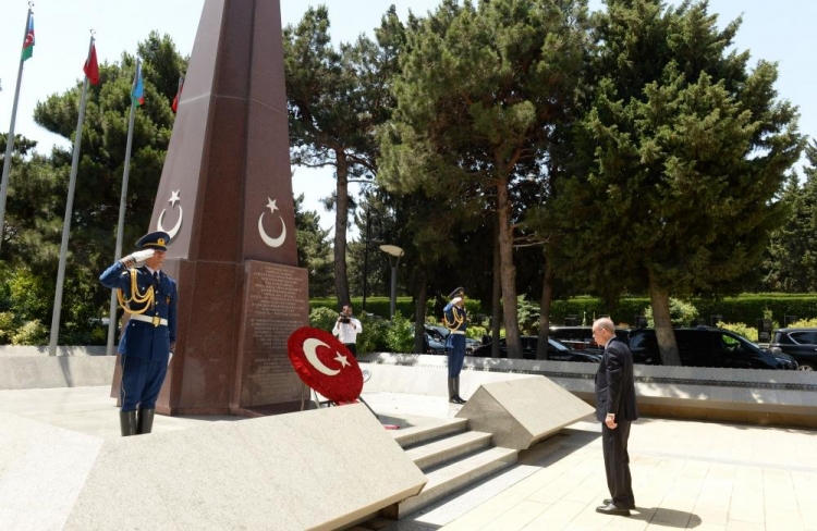 Ərdoğan şəhidlərin xatirəsini ehtiramla yad edib -